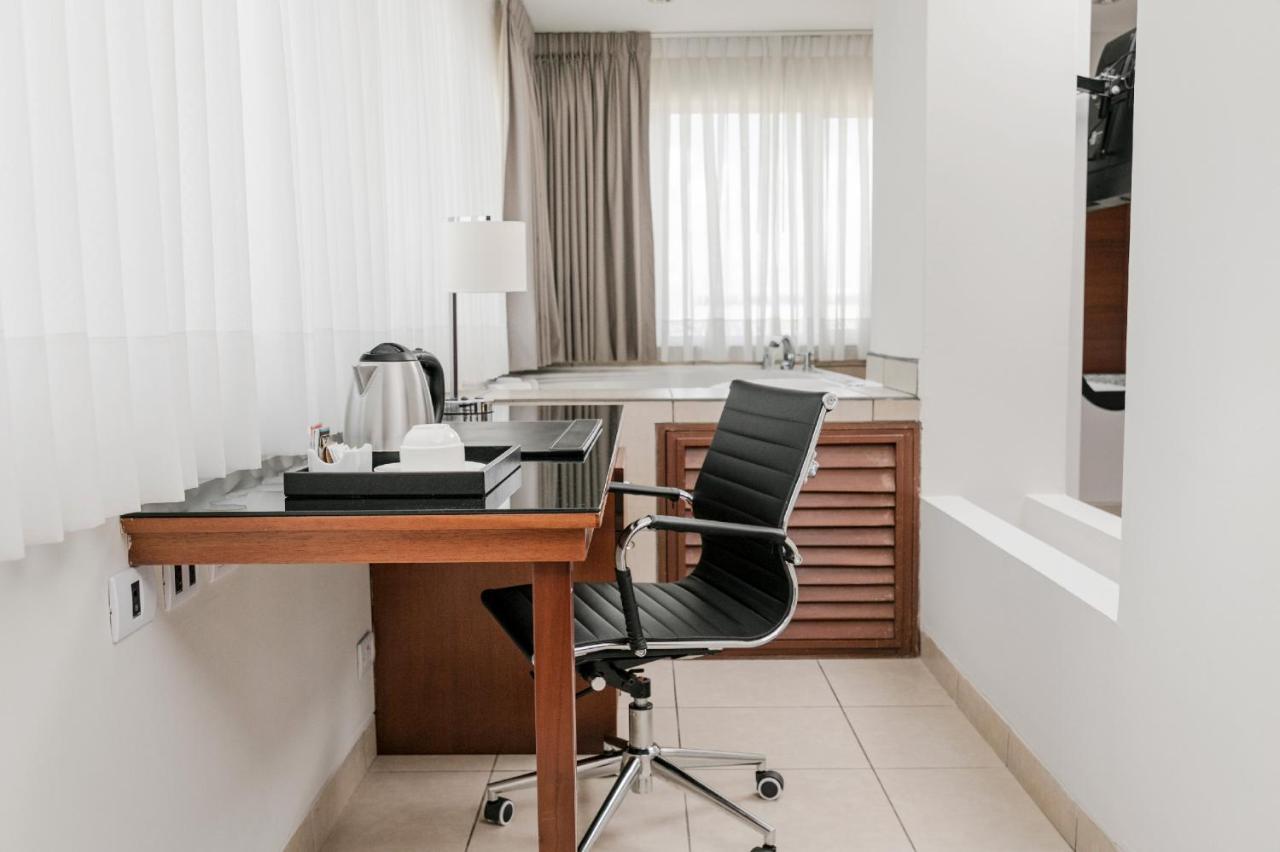 Wyndham Costa Del Sol Pucallpa Eksteriør bilde A typical medical office