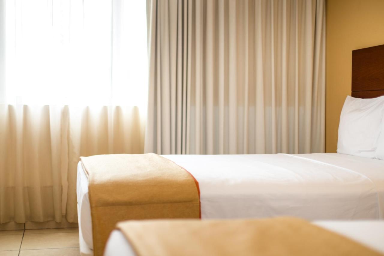 Wyndham Costa Del Sol Pucallpa Eksteriør bilde A room at the hotel