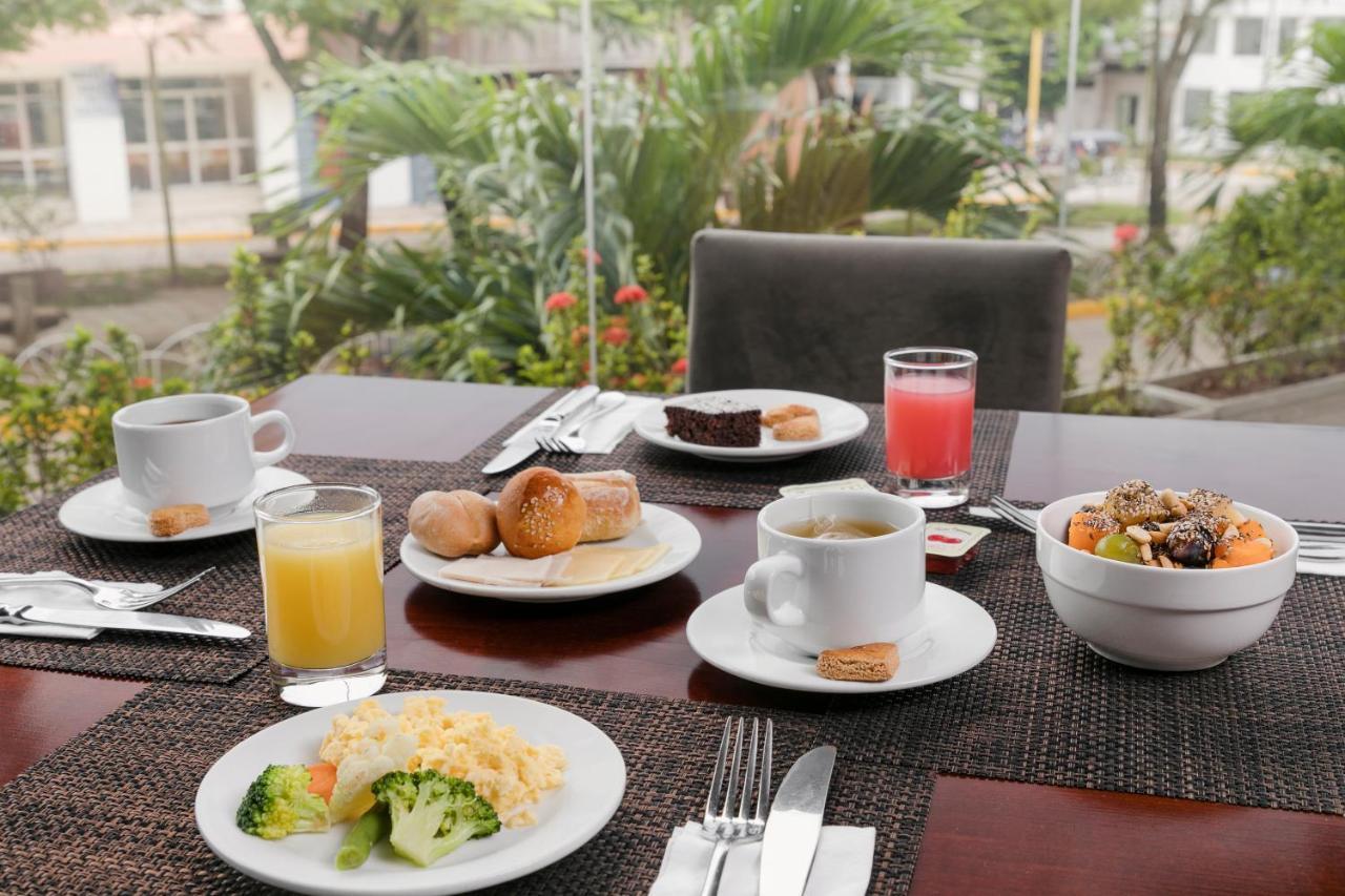 Wyndham Costa Del Sol Pucallpa Eksteriør bilde A typical breakfast